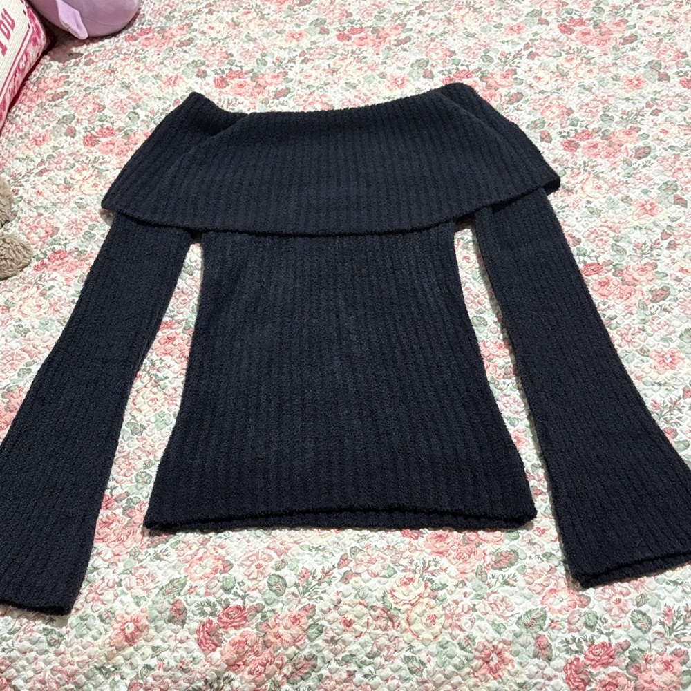 Off shoulder Sweater revolve